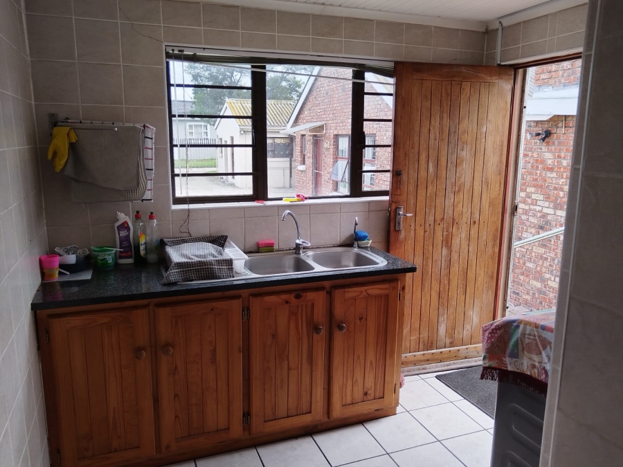 3 Bedroom Property for Sale in Swartkops Eastern Cape